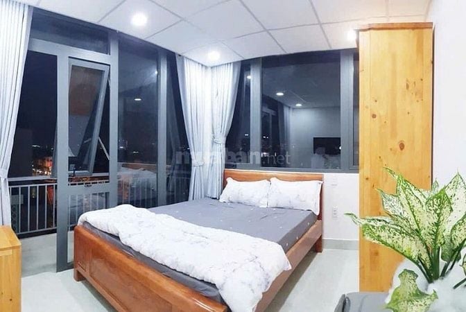 Tòa nhà CHDV Q3 cách MT 1 căn. DT 8x15m, 7 tầng thang máy