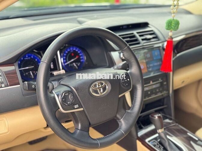 Toyota Camry 2.0E 2018 - 30000 km