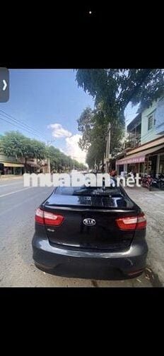 Kia Rio 2015 1.4 AT Sedan - 200000 km