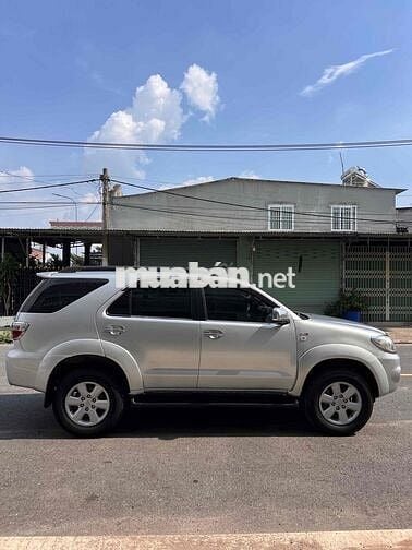 Toyota Fortuner 2010 2.5G - 72000 km