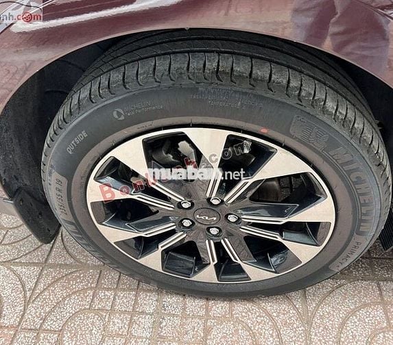 Kia Carnival Premium 2021 - 1 Tỷ 050 Triệu