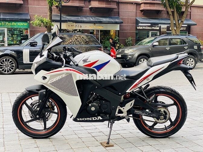 HONDA CBR 150 TRẮNG NHẬP THÁI MÁY ZIN CHÍNH CHỦ