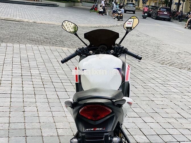 HONDA CBR 150 TRẮNG NHẬP THÁI MÁY ZIN CHÍNH CHỦ