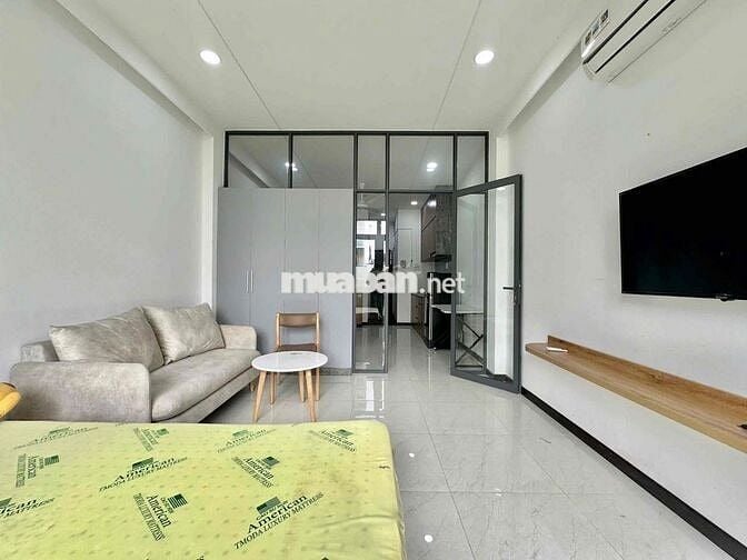 CĂN HỘ 45m2 TÁCH BẾP BAN CÔNG NỘI THẤT ĐẦY ĐỦ NGAY HỌC VIỆN CÁN BỘ