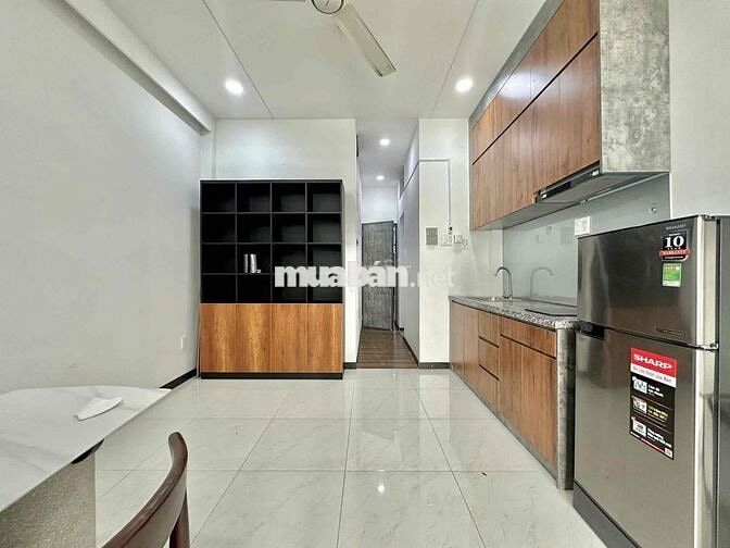 CĂN HỘ 45m2 TÁCH BẾP BAN CÔNG NỘI THẤT ĐẦY ĐỦ NGAY HỌC VIỆN CÁN BỘ