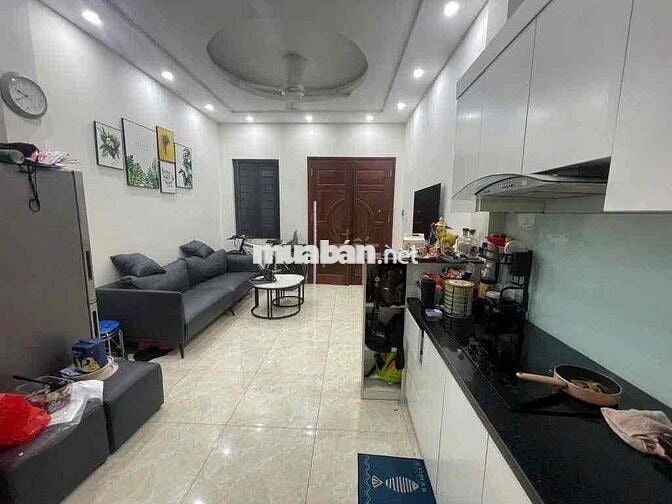 CHỈ HƠN 6,6 TỶ TẦM TIỀN HIẾM BỒ ĐỀ- NHÀ 5 TẦNG Ô TÔ ĐỖ CỔNG