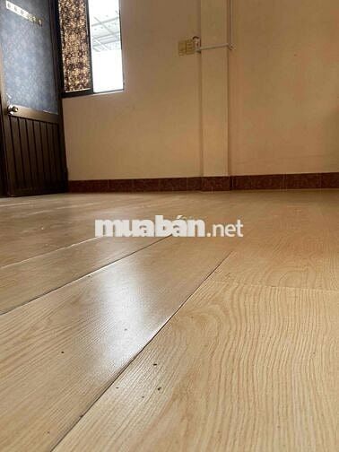 Chính chủ cho thuê nguyên tầng 3. Nhà đẹp giá rẻ.