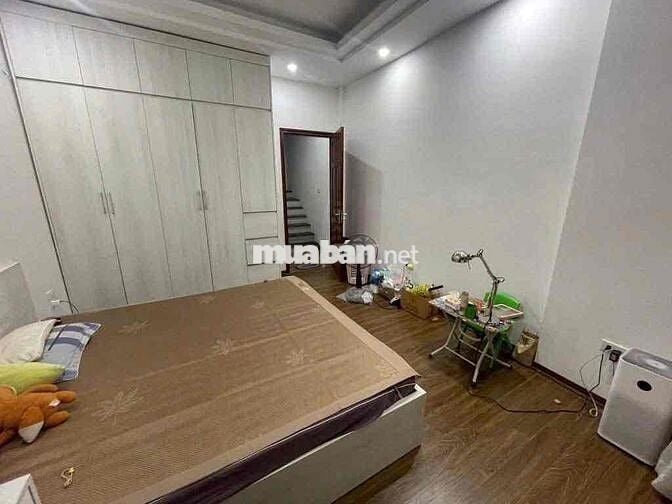 CHỈ HƠN 6,6 TỶ TẦM TIỀN HIẾM BỒ ĐỀ- NHÀ 5 TẦNG Ô TÔ ĐỖ CỔNG