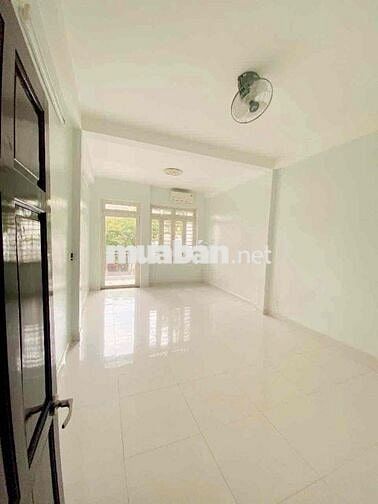 Chính chủ Cho thuê Nhà MTKD  . Đường Bình Phú Q6 . Chỉ. 20tr / 1 Thang