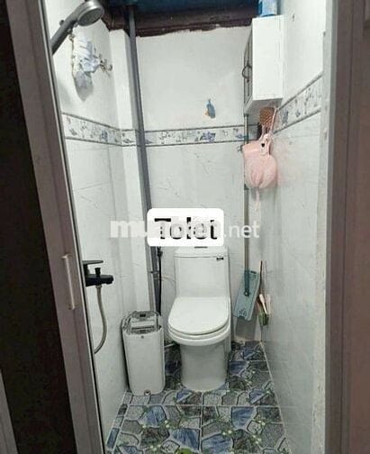 Cho thuê nhà nguyên căn vị trí đắc địa 3/2 q10 (có nội thất)