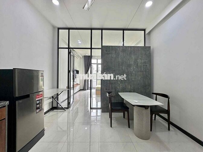 CĂN HỘ 45m2 TÁCH BẾP BAN CÔNG NỘI THẤT ĐẦY ĐỦ NGAY HỌC VIỆN CÁN BỘ