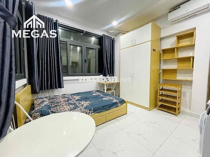 Khai trương căn hộ mini thang máy cửa sổ lớn ngay Đại học Văn Lang