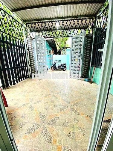 NHÀ HẺM XE HƠI- 82M2 ( 4x20 ), SÁT THỦ ĐỨC, NHỈN 4 ĐỒNG