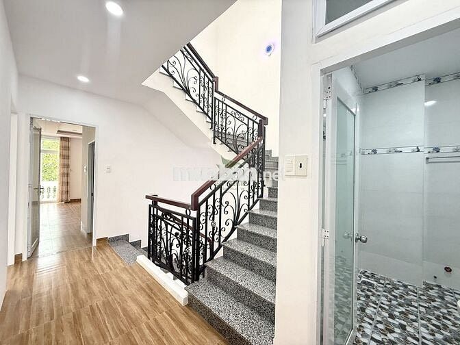 CHO THUÊ NHÀ LÔ GÓC ÔM 2 MẶT TIỀN GIÁ 25 TRIỆU KHU ĐÔ THỊ HÀ QUANG 1