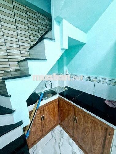 CHỈ HƠN 1 TỶ - BÁN NHÀ CĂN GÓC 2 TẦNG KINH DOANH SẦM UẤT-QUẬN 7 - SHR