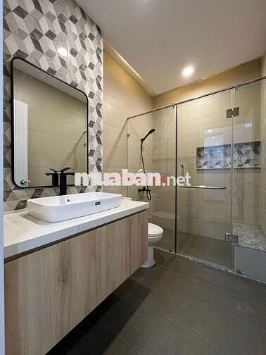 SIÊU PHẨM NHÀ ĐẸP CỰC RỘNG - 654A Cộng Hoà P13 Q.TB- 5x20 CÓ THANG MÁY
