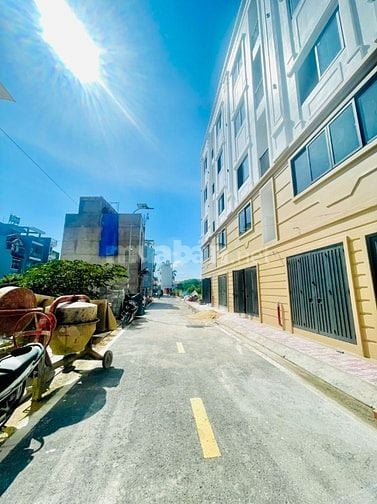 Bán đất Bình Tân - hẻm xe hơi -gần chợ -55m2 - full thổ -Sổ hồng Gốc