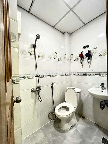 STUDIO CỬA SỔ TRỜI NGAY CỔNG ĐẠI HỌC VĂN LANG CƠ SỞ 3