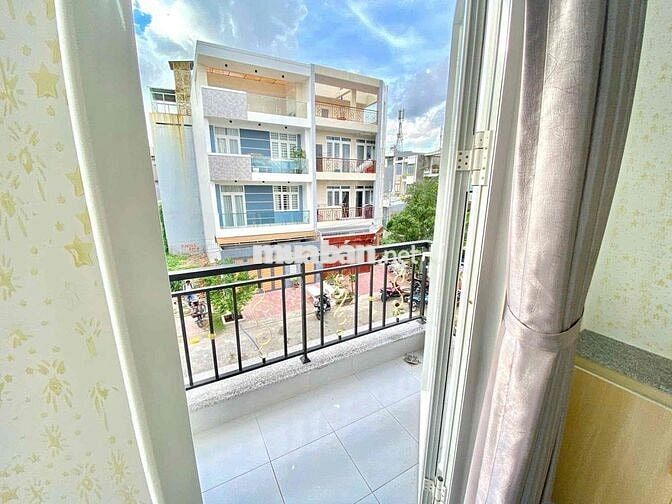 Cho Thuê Căn Hộ Duplex Đi Bộ Qua Văn Lang