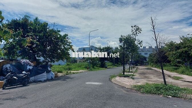 bán gấp lô đất 200m2-giá 1tỷ400-tại khu dân cư hải sơn-đức hòa-long an