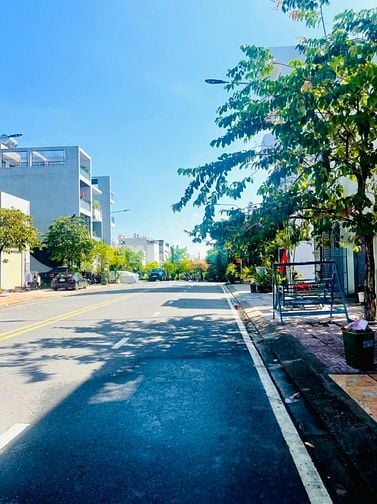 Bán đất Bình Tân - hẻm xe hơi -gần chợ -55m2 - full thổ -Sổ hồng Gốc