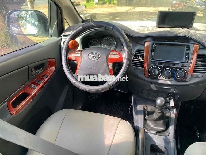 Toyota Innova 2012 mt