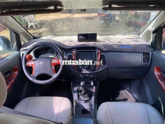 Toyota Innova 2012 mt