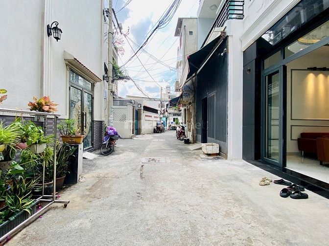 ⭐️Nhà 3 Lầu DT:4,3x13 tuyệt đẹp Cao cấp hẻm xe hơi 5m Nguyễn Văn Nghi 