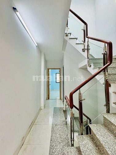 ⭐️Nhà 4 Lầu Cao cấp hẻm 1 trục cách Mặt tiền Nguyễn Văn Đậu 30m, P6, Q