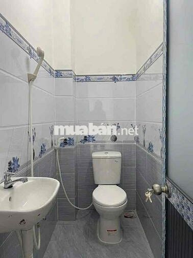Bán gấp căn nhà Quận 8 sau lưng chợ Bình Điền