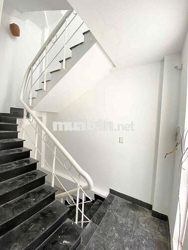 Đường Phan Châu Trinh Đoạn Vip - 4 Phòng Lớn - 20 triệu