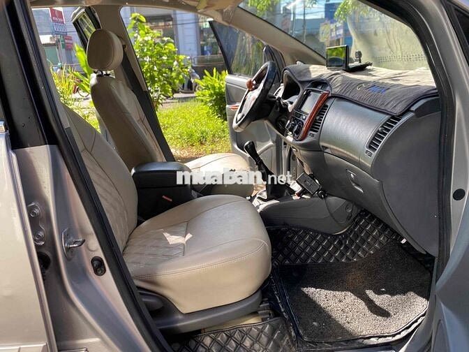 Toyota Innova 2012 mt