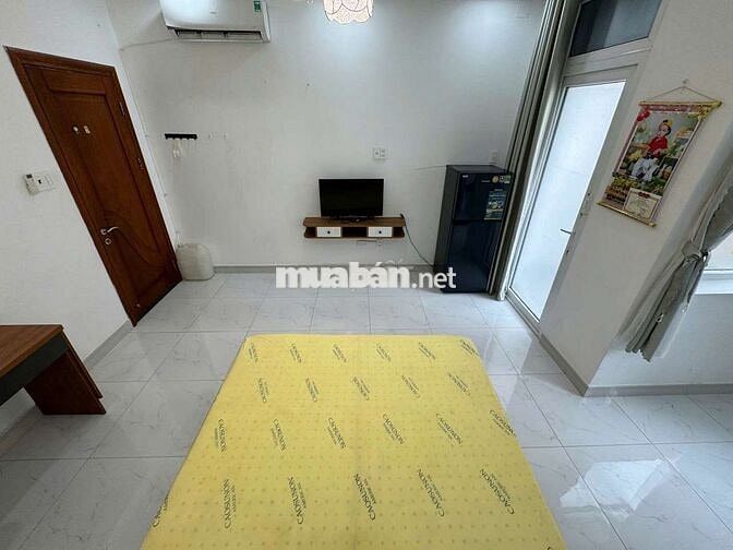 Cho thuê CC mini 1PN, 1WC, 35m2, ban công nội thất cao cấp Chu Văn An