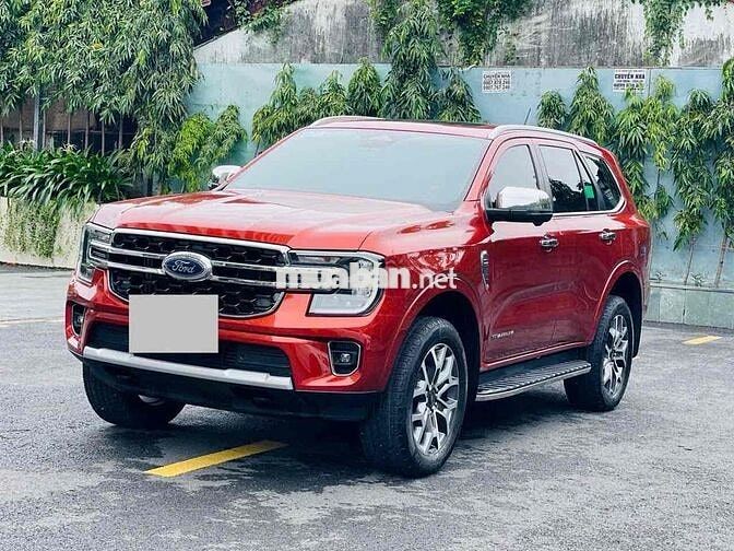 Ford Everest 2023 Titanium 2.0L 4x2 AT - 8000 km
