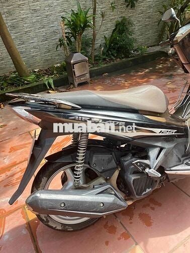 Honda Air Blade 125, màu nâu vàng đen