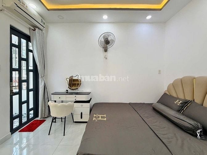 Chính chủ ký gửi nhà đường 82 Cô Giang căn 63,7m2 giá 2tỷ100tr