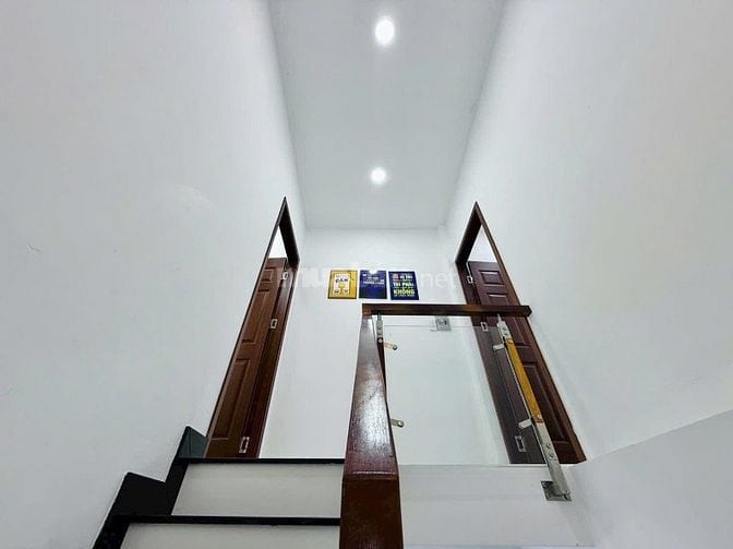 Chính chủ ký gửi nhà đường 82 Cô Giang căn 63,7m2 giá 2tỷ100tr