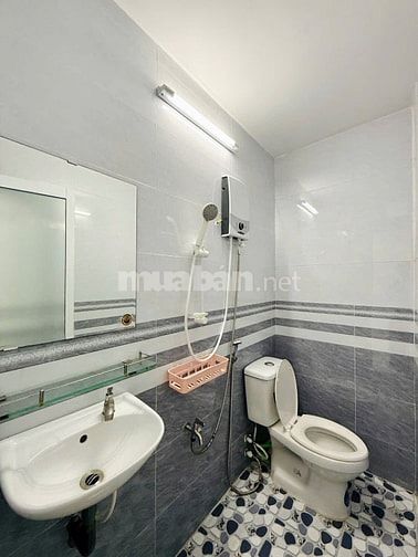 Chính chủ ký gửi nhà đường 82 Cô Giang căn 63,7m2 giá 2tỷ100tr