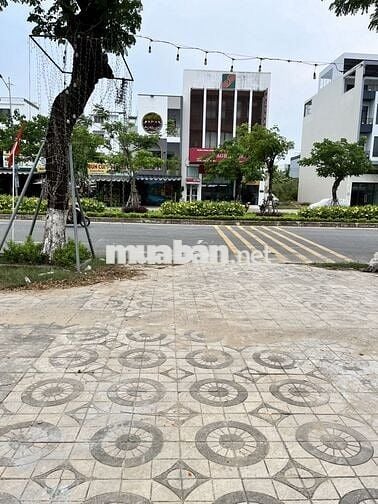 Cho thuê Mặt bằng /showroom 2 tầng,đất 200m2 mặt tiền Nguyễn Phước Lan