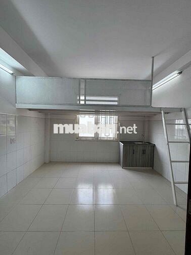 CHO THUÊ PHÒNG RỘNG CÓ BAN CÔNG + GÁC – WC, BẾP RIÊNG- TÂN PHÚ