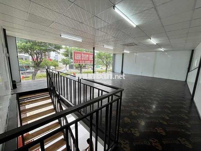Cho thuê Mặt bằng /showroom 2 tầng,đất 200m2 mặt tiền Nguyễn Phước Lan
