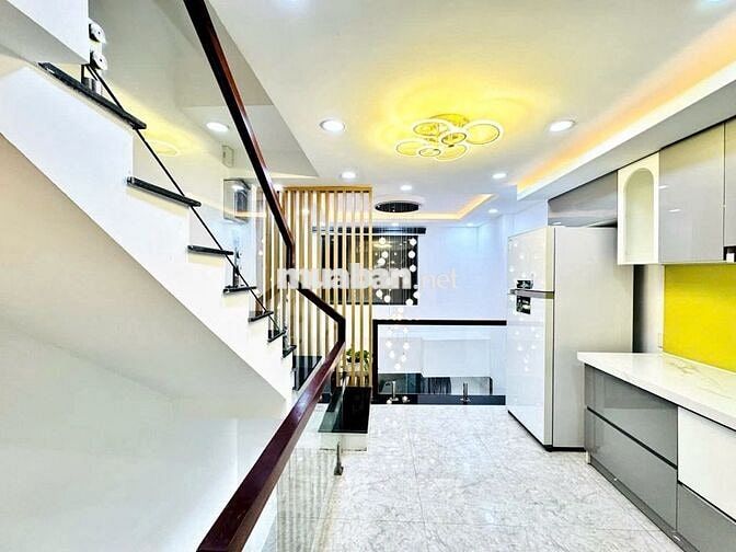 Nhà mới xây gần Huỳnh Văn Bánh Phú Nhuận 5 tầng 3m8 x 7m5 nhỉnh 6t