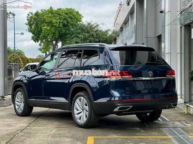 VOLKSWAGEN TERAMONT màu xanh 2023