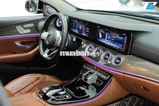 Mercedes Benz E300 AMG sản xuất 2019 - 38000 km
