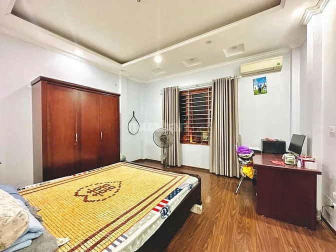 Siêu phẩm Định Công Thượng, Nở Hâụ, 71M, 5 tầng, 5m MT, giá 14,3 tỷ 