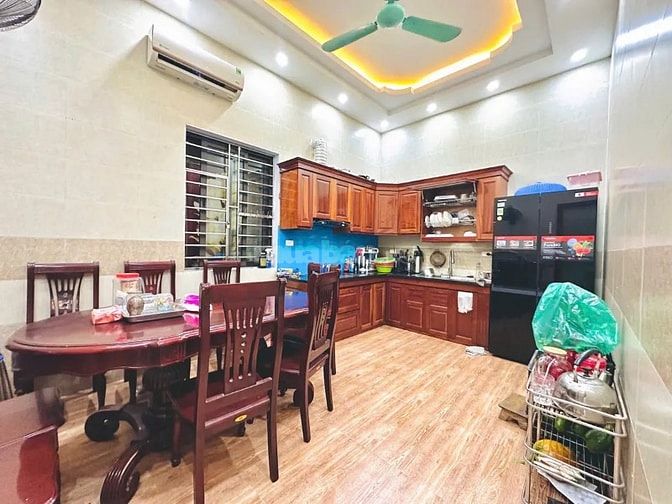 Siêu phẩm Định Công Thượng, Nở Hâụ, 71M, 5 tầng, 5m MT, giá 14,3 tỷ 