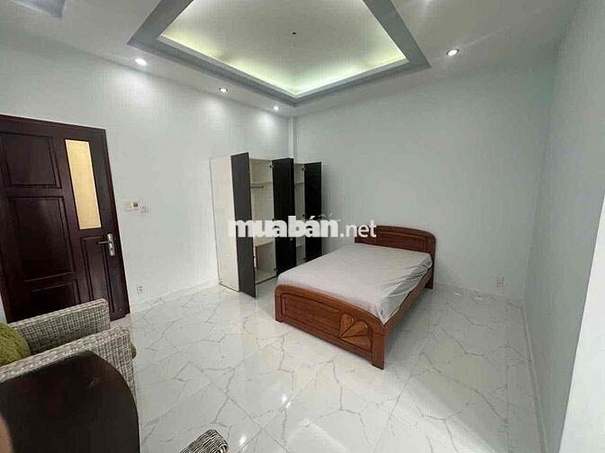 Căn studio cửa sổ trời gần ĐH Văn Lang