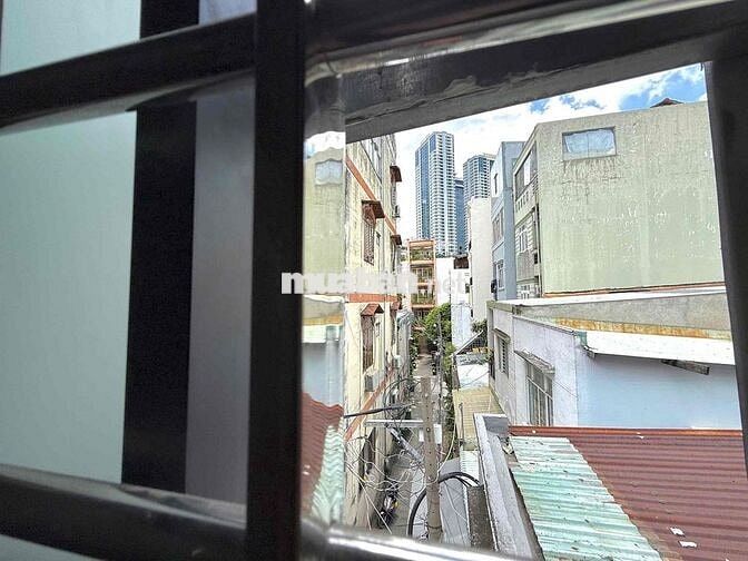 CHO THUÊ STUDIO TÁCH BẾP CỬA SỔ TRỜI NẰM SÁT BÊN QUẬN 1