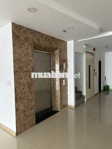 Chính chủ cần bán tòa nhà văn phòng mặt tiền vòng xoay trung tâm HCM