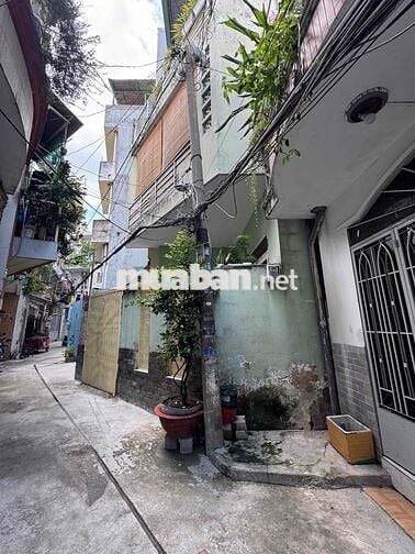 DÃY TRỌ CŨ. GẦN HÀNG XANH 165M2 (6x18 HẺM QH 6M). TIỆN XÂY MỚI. 8,X TY